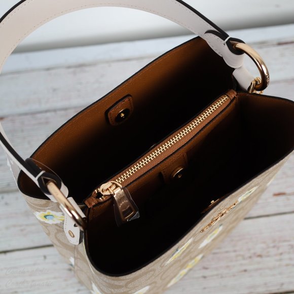 NWT Coach Small Town Bucket Bag with Daisy Print - Picture 12 of 12